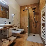 Holz35 Wi-fi Breakfast Ac Garage شقة *